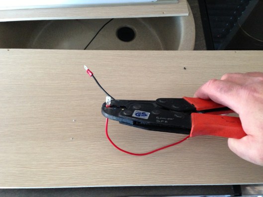 Crimping on spade terminals