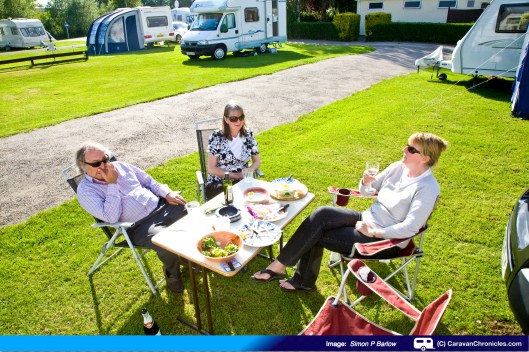 Pete, Julie & Sue. Oxford C & CC Site 2011